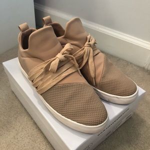 BRAND NEW Steve Madden Sneakers